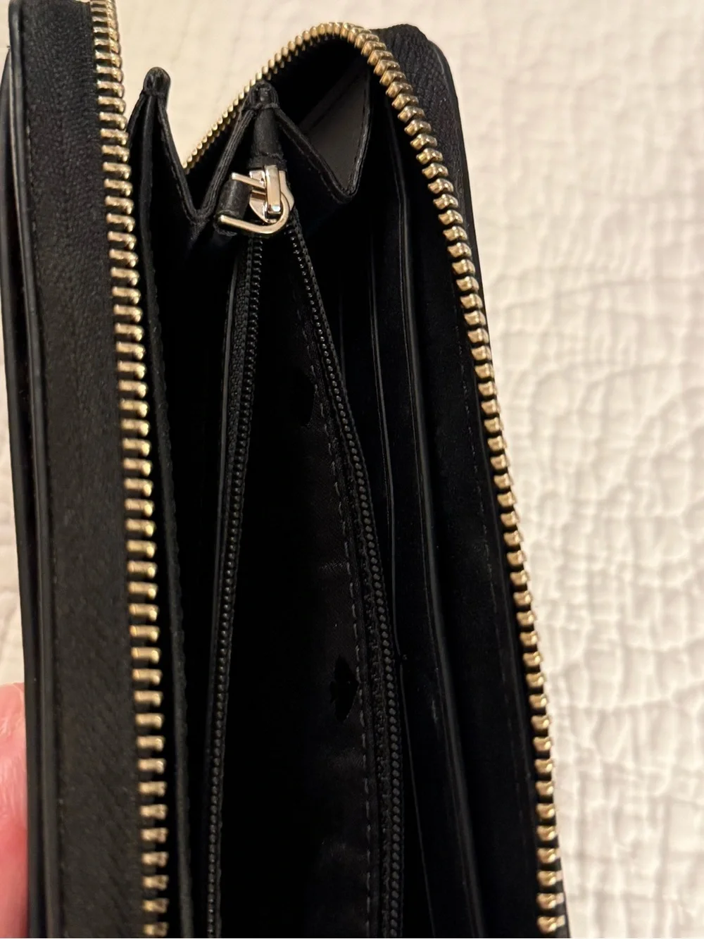 Kate Spade New York Women’s Zip-Around Floral Wallet Black Pink Zipper Logo